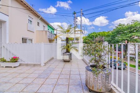 Casa à venda com 288m², 2 quartos e 5 vagas Casa à venda com 288m², 2 quartos e 5 vagasSacada