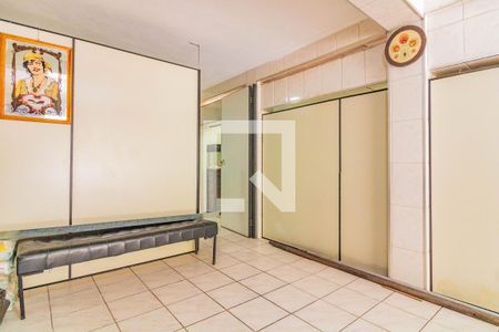 Casa à venda com 288m², 2 quartos e 5 vagas Casa à venda com 288m², 2 quartos e 5 vagasGaragem