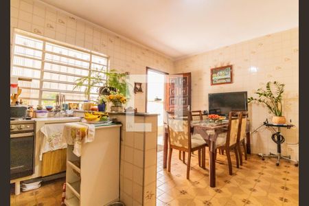 Casa à venda com 288m², 2 quartos e 5 vagas Casa à venda com 288m², 2 quartos e 5 vagasCozinha