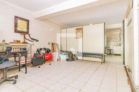 Casa à venda com 288m², 2 quartos e 5 vagas Casa à venda com 288m², 2 quartos e 5 vagasGaragem
