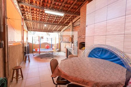 Casa à venda com 225m², 3 quartos e 1 vaga Casa à venda com 225m², 3 quartos e 1 vagaÁrea de lazer