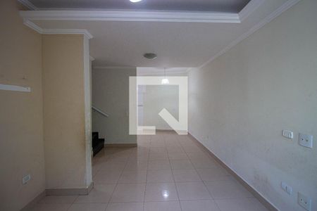 Sala de casa de condomínio para alugar com 2 quartos, 69m² em Cidade Líder, São Paulo