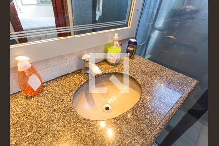 Apartamento à venda com 120m², 3 quartos e 2 vagasPia do Banheiro da Suíte