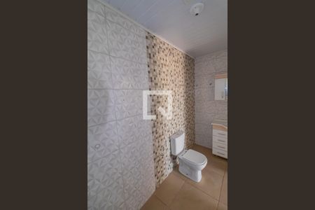 Casa à venda com 180m², 2 quartos e 2 vagasBanheiro 1