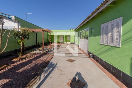 Casa à venda com 180m², 2 quartos e 2 vagasFachada