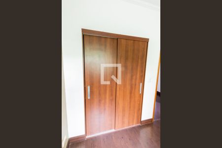 Apartamento à venda com 92m², 3 quartos e 2 vagas Apartamento à venda com 92m², 3 quartos e 2 vagasArmário