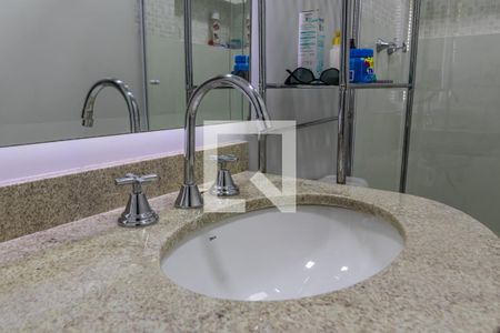 Apartamento à venda com 85m², 2 quartos e 2 vagasDetalhe do Banheiro da Suíte 2