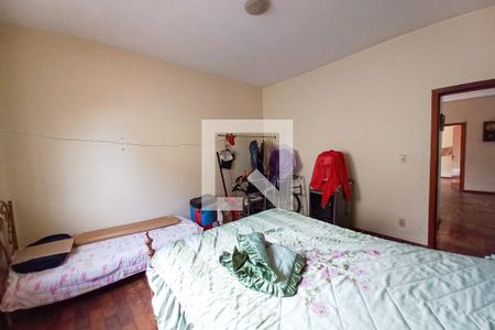 Casa à venda com 262m², 4 quartos e 6 vagasQuarto 2