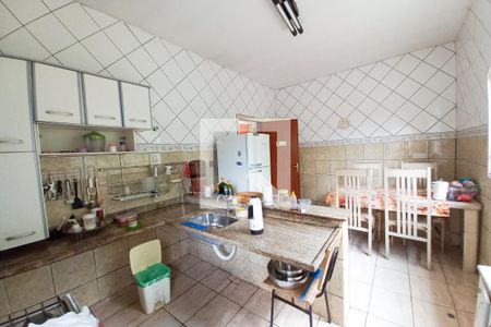 Casa à venda com 262m², 4 quartos e 6 vagasCozinha