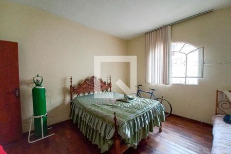 Casa à venda com 262m², 4 quartos e 6 vagasQuarto 2