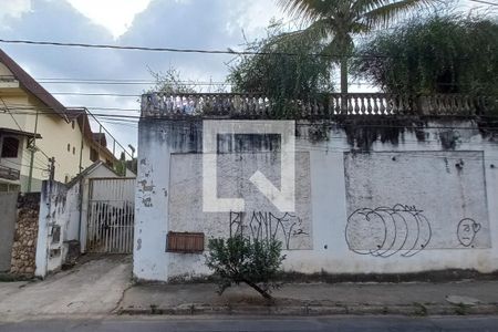 Casa à venda com 262m², 4 quartos e 6 vagasFachada