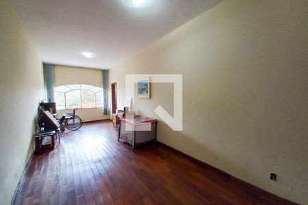 Casa à venda com 262m², 4 quartos e 6 vagasSala de Estar