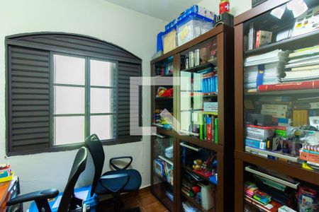 Casa à venda com 205m², 5 quartos e 2 vagas Casa à venda com 205m², 5 quartos e 2 vagasQuarto 4