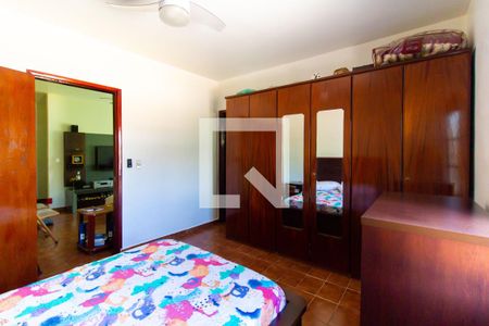 Casa à venda com 205m², 5 quartos e 2 vagas Casa à venda com 205m², 5 quartos e 2 vagasSuíte