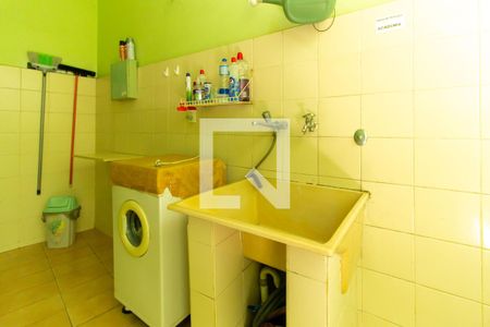 Casa à venda com 205m², 5 quartos e 2 vagas Casa à venda com 205m², 5 quartos e 2 vagasÁrea de Serviço 1