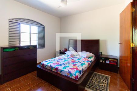 Casa à venda com 205m², 5 quartos e 2 vagas Casa à venda com 205m², 5 quartos e 2 vagasSuíte