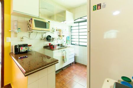 Casa à venda com 205m², 5 quartos e 2 vagas Casa à venda com 205m², 5 quartos e 2 vagasCozinha