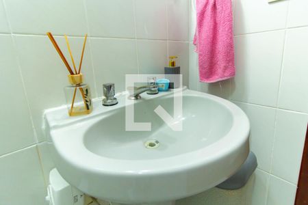 Casa à venda com 205m², 5 quartos e 2 vagas Casa à venda com 205m², 5 quartos e 2 vagasBanheiro 2