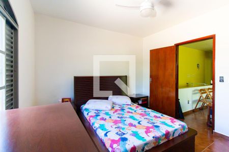 Casa à venda com 205m², 5 quartos e 2 vagas Casa à venda com 205m², 5 quartos e 2 vagasSuíte