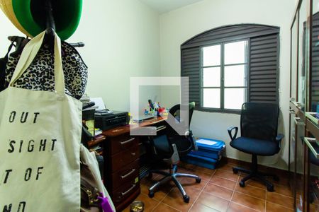 Casa à venda com 205m², 5 quartos e 2 vagas Casa à venda com 205m², 5 quartos e 2 vagasQuarto 4