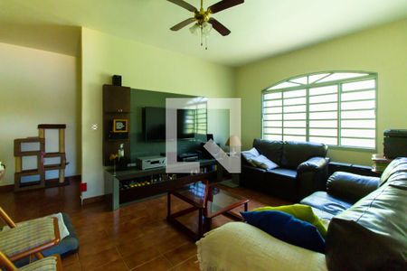 Casa à venda com 205m², 5 quartos e 2 vagas Casa à venda com 205m², 5 quartos e 2 vagasSala 2