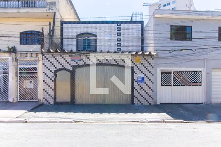 Casa à venda com 205m², 5 quartos e 2 vagas Casa à venda com 205m², 5 quartos e 2 vagasFachada