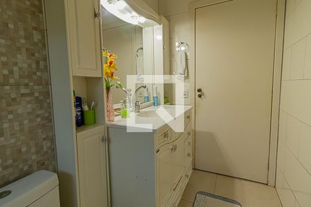 Casa à venda com 235m², 4 quartos e 2 vagasBanheiro 1