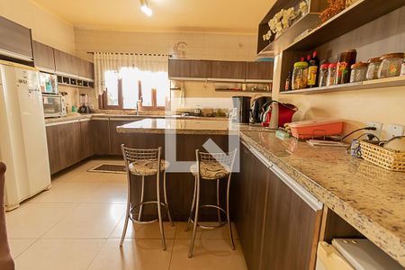 Casa à venda com 235m², 4 quartos e 2 vagasCozinha