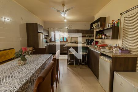 Casa à venda com 235m², 4 quartos e 2 vagasCozinha