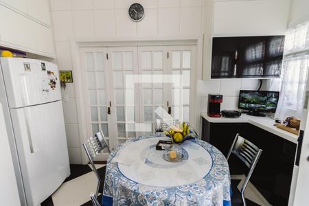 Casa à venda com 350m², 3 quartos e 6 vagasCozinha