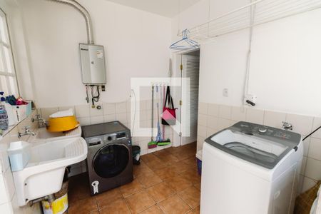 Casa à venda com 350m², 3 quartos e 6 vagasLavanderia