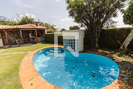 Casa à venda com 350m², 3 quartos e 6 vagasQuintal