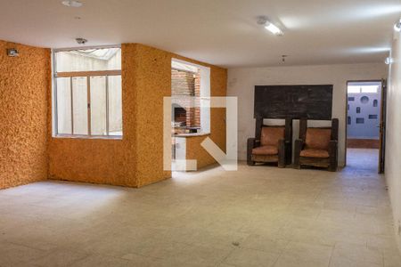 Casa à venda com 366m², 4 quartos e 2 vagas Casa à venda com 366m², 4 quartos e 2 vagasSalão