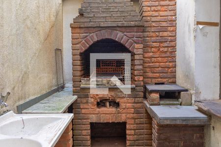 Casa à venda com 366m², 4 quartos e 2 vagas Casa à venda com 366m², 4 quartos e 2 vagasChurrasqueira