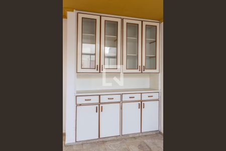 Casa à venda com 366m², 4 quartos e 2 vagas Casa à venda com 366m², 4 quartos e 2 vagasCopa