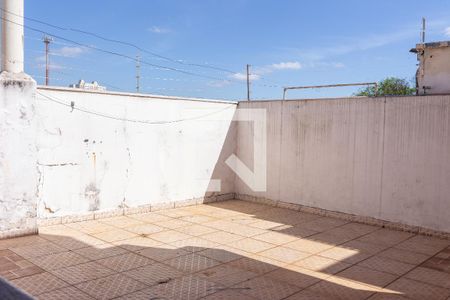 Casa à venda com 366m², 4 quartos e 2 vagas Casa à venda com 366m², 4 quartos e 2 vagasQuintal