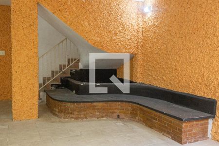 Casa à venda com 366m², 4 quartos e 2 vagas Casa à venda com 366m², 4 quartos e 2 vagasSalão