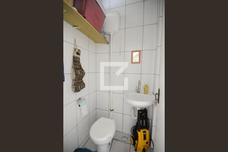 Casa à venda com 270m², 3 quartos e 2 vagasBanheiro de Serviço