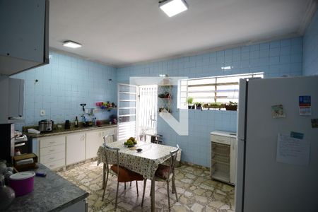 Casa à venda com 270m², 3 quartos e 2 vagasCozinha