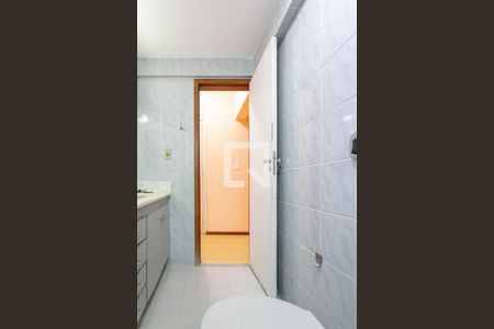 Apartamento à venda com 248m², 4 quartos e 4 vagas Apartamento à venda com 248m², 4 quartos e 4 vagasBanheiro Social