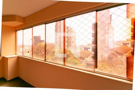 Apartamento à venda com 248m², 4 quartos e 4 vagas Apartamento à venda com 248m², 4 quartos e 4 vagasVaranda