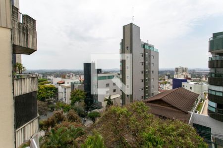 Apartamento à venda com 248m², 4 quartos e 4 vagas Apartamento à venda com 248m², 4 quartos e 4 vagasVista