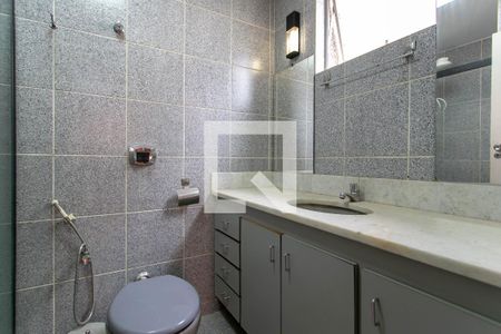 Apartamento à venda com 248m², 4 quartos e 4 vagas Apartamento à venda com 248m², 4 quartos e 4 vagasBanheiro da Suíte