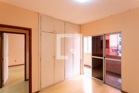 Apartamento à venda com 248m², 4 quartos e 4 vagas Apartamento à venda com 248m², 4 quartos e 4 vagasQuarto 4