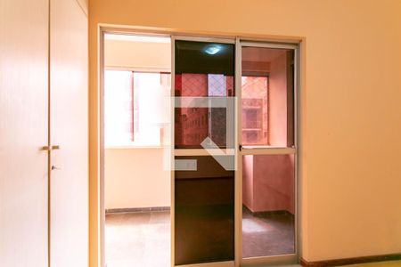 Apartamento à venda com 248m², 4 quartos e 4 vagas Apartamento à venda com 248m², 4 quartos e 4 vagasVaranda