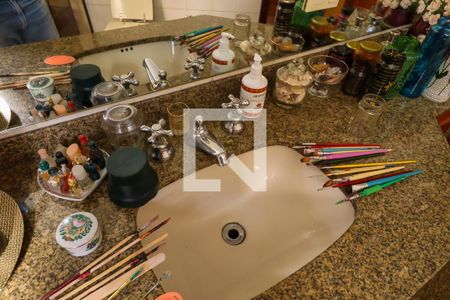 Apartamento à venda com 226m², 4 quartos e 4 vagasBanheiro 1