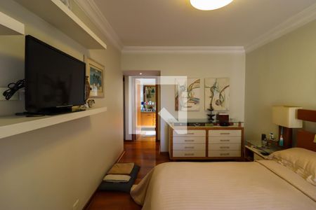 Apartamento à venda com 226m², 4 quartos e 4 vagasSuíte 2