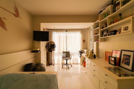 Apartamento à venda com 226m², 4 quartos e 4 vagasSuíte 1