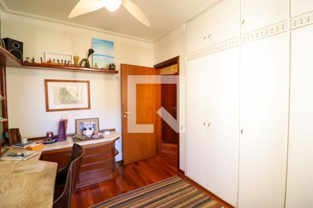 Apartamento à venda com 226m², 4 quartos e 4 vagasQuarto 2