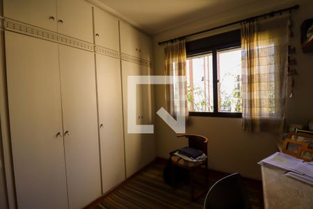Apartamento à venda com 226m², 4 quartos e 4 vagasQuarto 2